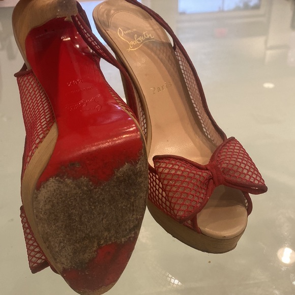 Christian louboutin shoes in red with bow in front - Picture 5 of 9